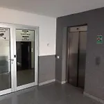 Jacuzzi For Relax - Hollywood Apartment, Stup,