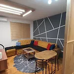 Appartement Jacuzzi For Relax - Hollywood Apartment, Stup, *