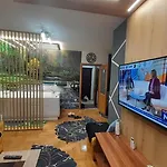 Jacuzzi For Relax - Hollywood Apartment, Stup, *