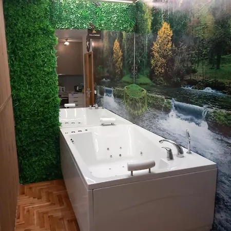 Jacuzzi For Relax - Hollywood Neom Apartment, Stup, Apartment