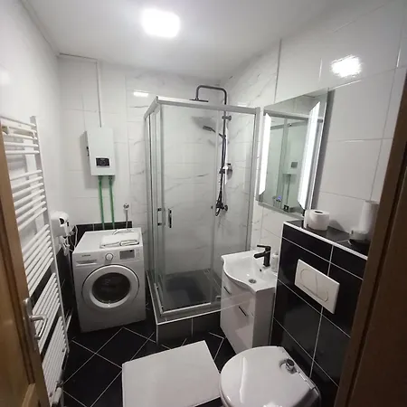 Lägenhet Jacuzzi For Relax - Hollywood Apartment, Stup,