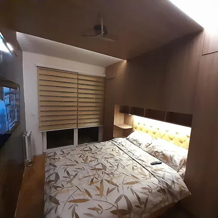 Jacuzzi For Relax - Hollywood Apartment, Stup, Near Airport Appartement *