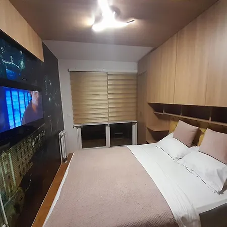 Jacuzzi For Relax - Hollywood Apartment, Stup, Near Airport Appartement Sarajevo