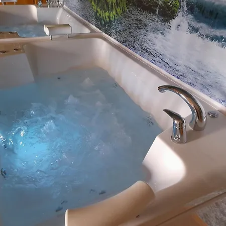 Jacuzzi For Relax - Hollywood Apartment, Stup, Near Airport * Sarajevo