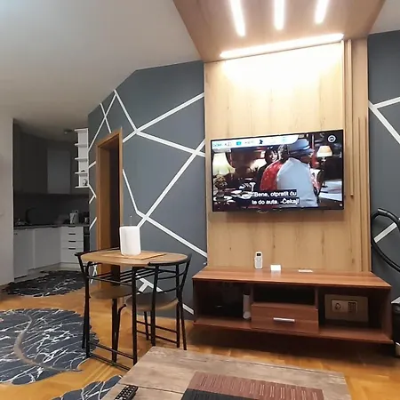 Jacuzzi For Relax - Hollywood Apartment, Stup, Near Airport Sarajevo