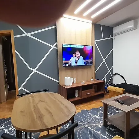 Jacuzzi For Relax - Hollywood Apartment, Stup, Lägenhet *