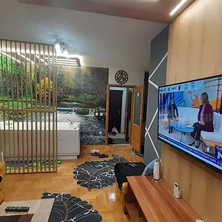 Jacuzzi For Relax - Hollywood Apartment, Stup, *