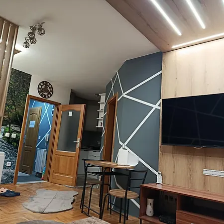 Jacuzzi For Relax - Hollywood Apartment, Stup, Lägenhet