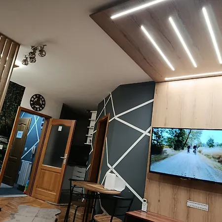 Lägenhet Jacuzzi For Relax - Hollywood Apartment, Stup, *