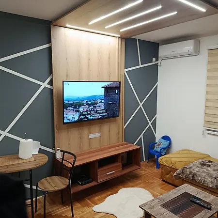 Jacuzzi For Relax - Hollywood Apartment, Stup,