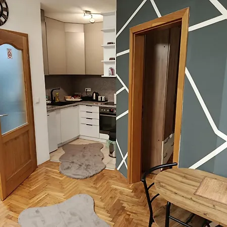 Jacuzzi For Relax - Hollywood Apartment, Stup, Near Airport Sarajevo