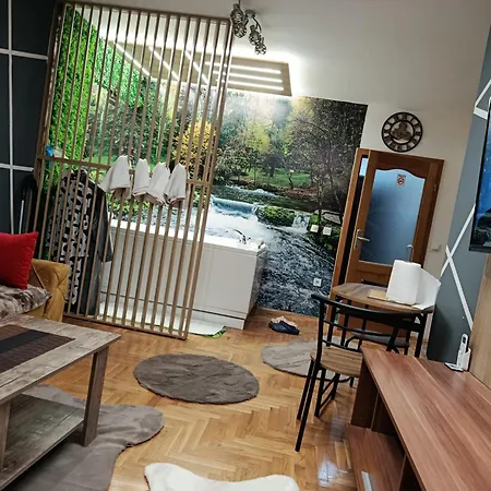 Jacuzzi For Relax - Hollywood Apartment, Stup, Near Airport Sarajevo