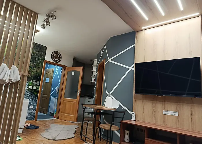 Jacuzzi For Relax - Hollywood Apartment, Stup, 公寓