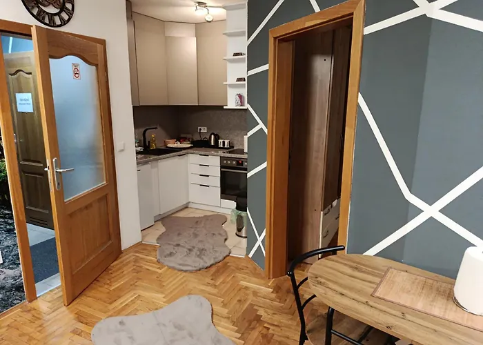 Jacuzzi For Relax - Hollywood Apartment, Stup,