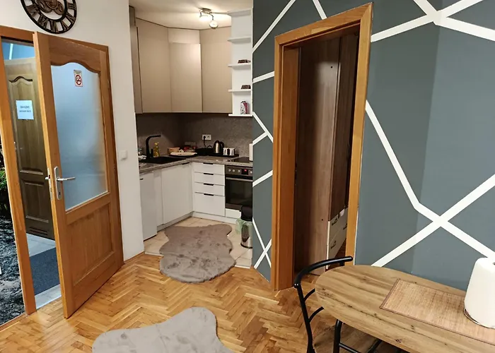 Jacuzzi For Relax - Hollywood Apartment, Stup, 塞拉耶佛