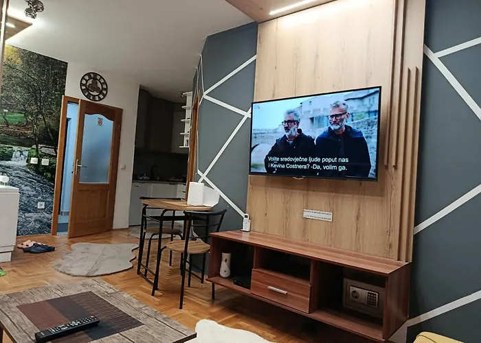 Jacuzzi For Relax - Hollywood Apartment, Stup, *