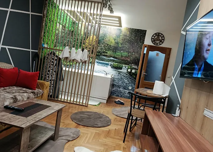 Jacuzzi For Relax - Hollywood Apartment, Stup, 塞拉耶佛