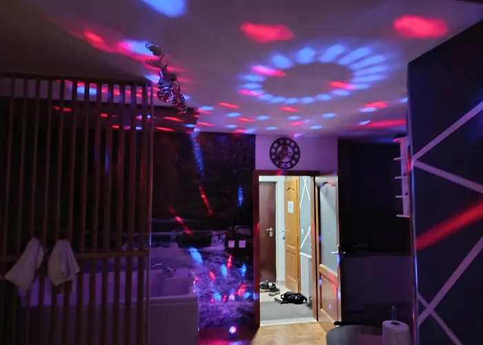 Jacuzzi For Relax - Hollywood Apartment, Stup, * 塞拉耶佛